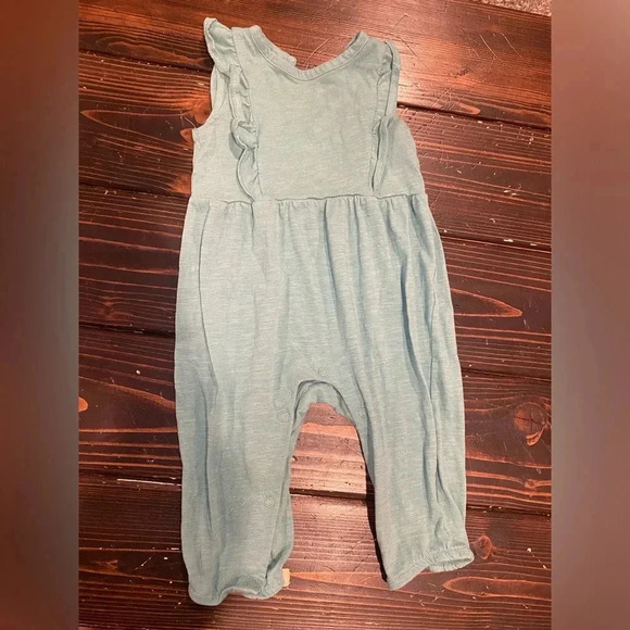 Okie dokie frilly one piece jumpsuit romper. Green. In great condition. - Picture 1 of 3